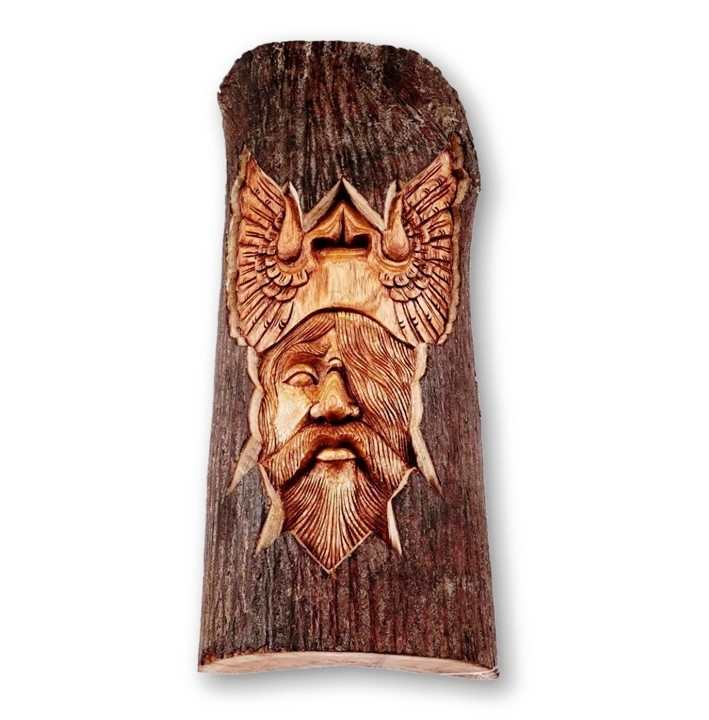 Odin im Baumstamm, aus Holz handgeschnitzt